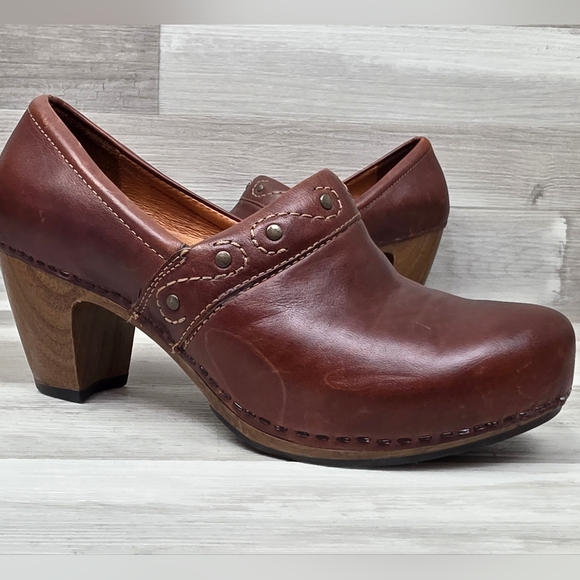 Dansko Shoes - Dansko Women's Riki Studded Leather Heeled Clog Size 39